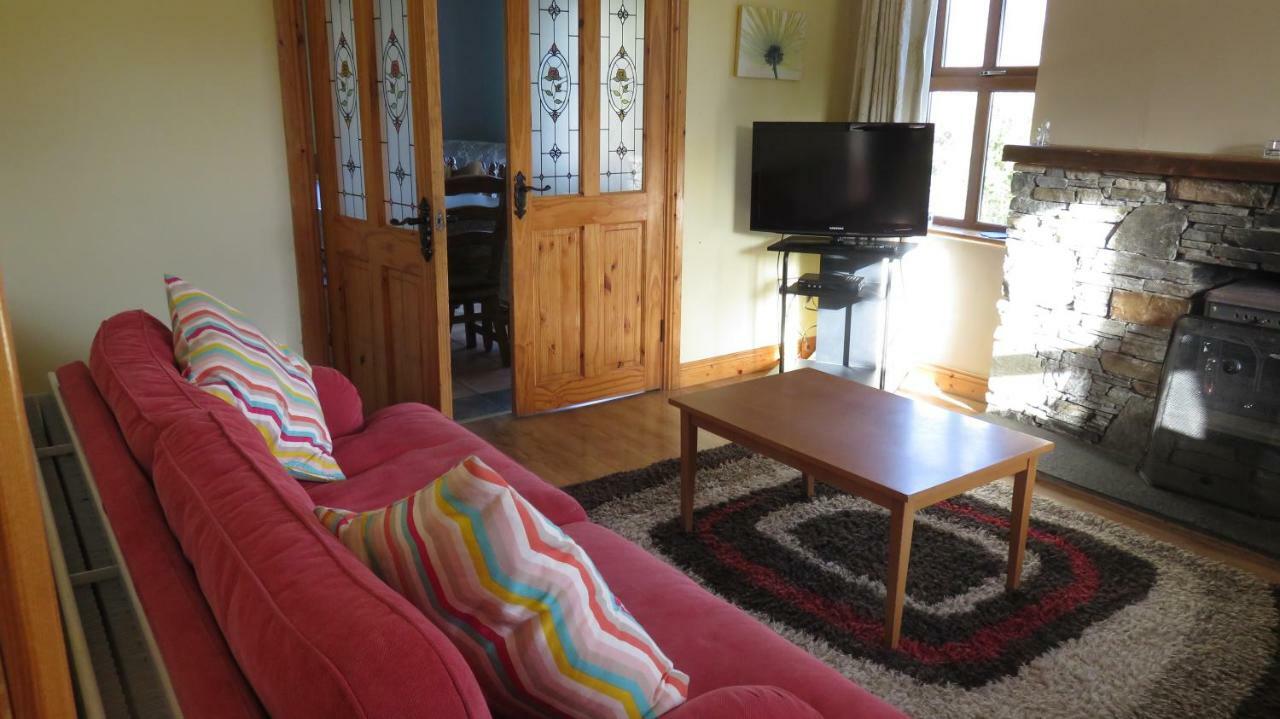 Heatherhill Farm Cottage In Letterfrack Beside Connemara National Park ภายนอก รูปภาพ