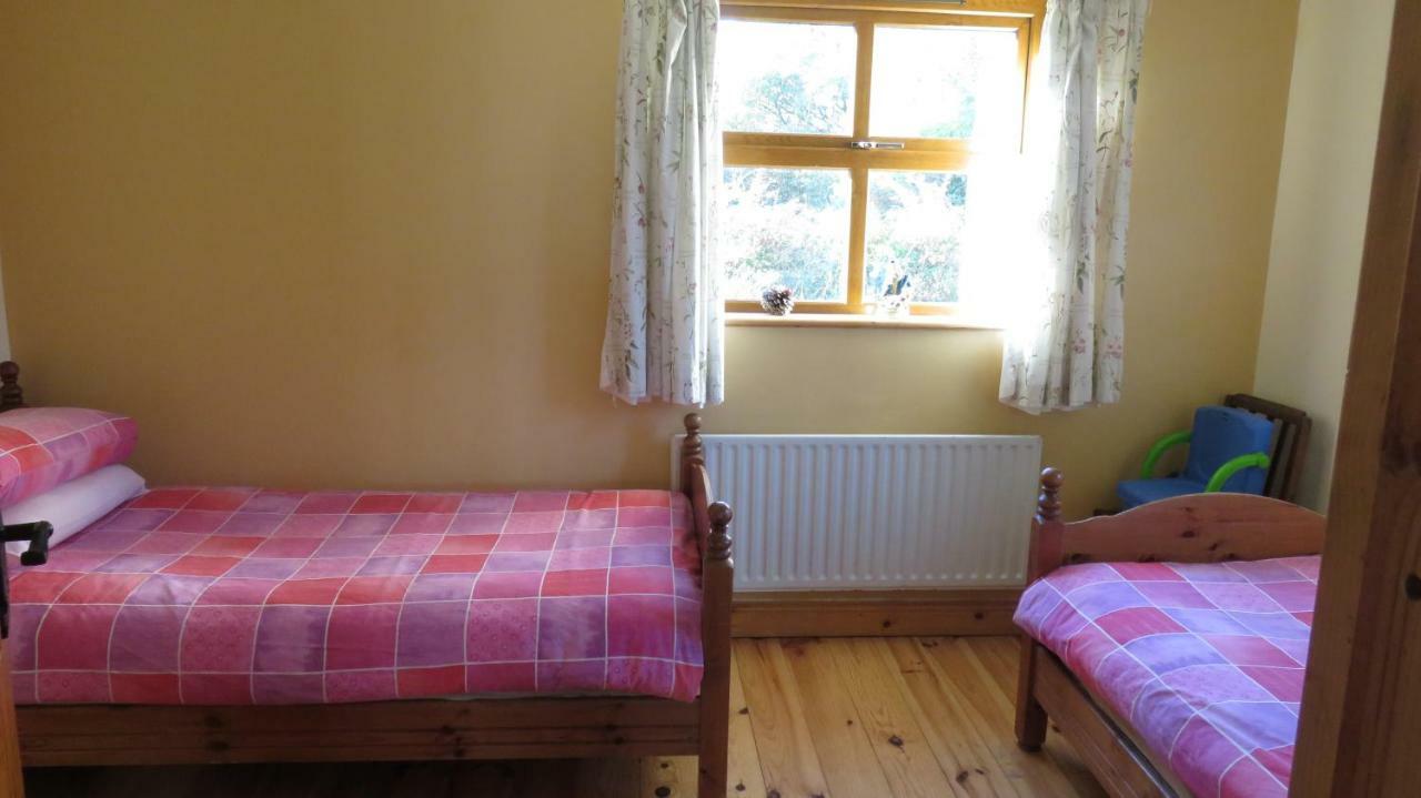 Heatherhill Farm Cottage In Letterfrack Beside Connemara National Park ภายนอก รูปภาพ